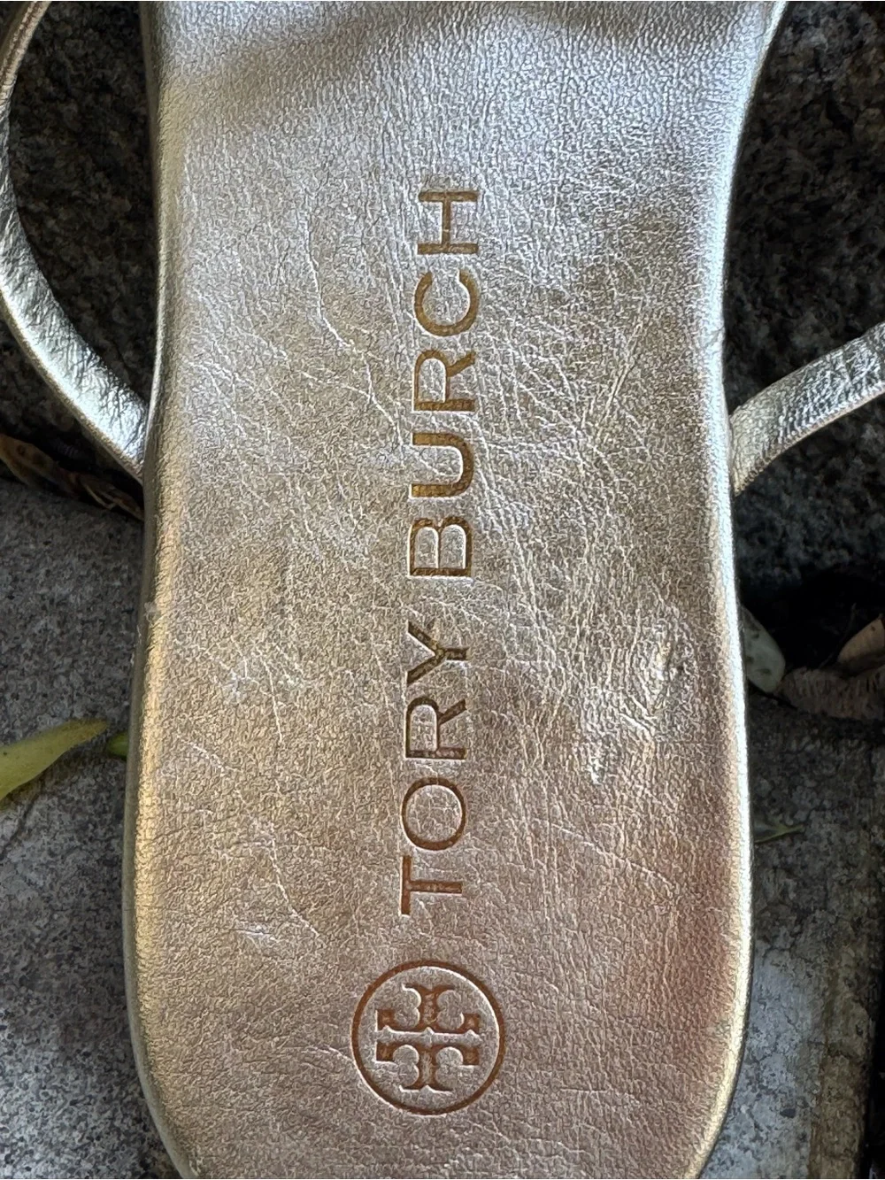 Tory Burch Metallic Gold Logo Thong Sandals Sz 10 - Picture 5 of 8